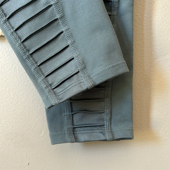 Alo Yoga Athletic Athleisure Dusty Blue Motto Leggings Pants - Picture 3 of 5